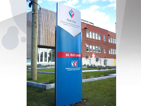 Groupe BLH, enseigne, signalisation, lettrage, design graphique, borne, mobilier urbain, lutrin