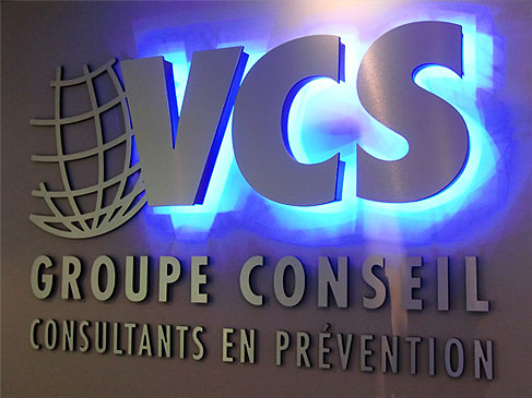Groupe BLH, enseigne, signalisation, lettrage, design graphique, borne, mobilier urbain, lutrin