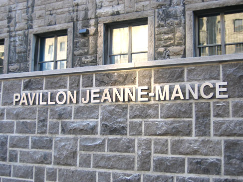 Groupe BLH, enseigne, signalisation, lettrage, design graphique, borne, mobilier urbain, lutrin