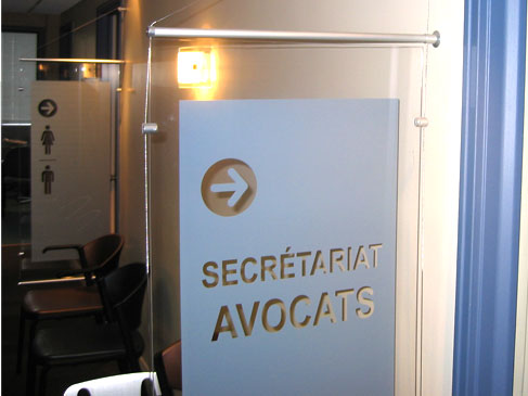 Groupe BLH, enseigne, signalisation, lettrage, design graphique, borne, mobilier urbain, lutrin
