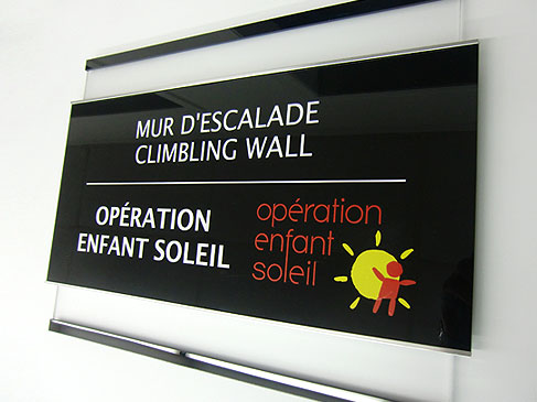 Groupe BLH, enseigne, signalisation, lettrage, design graphique, borne, mobilier urbain, lutrin